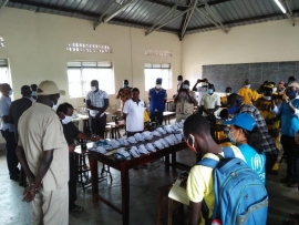 Uganda – UN awards Salesian missionaries' work in Palabek for production of masks during pandemic