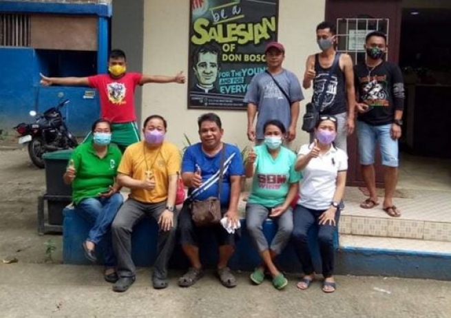 Filipinas: agua potable para el centro juvenil, el jardín de infantes y la parroquia