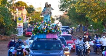 Paraguay - Motorized procession for Mary Help of Christians