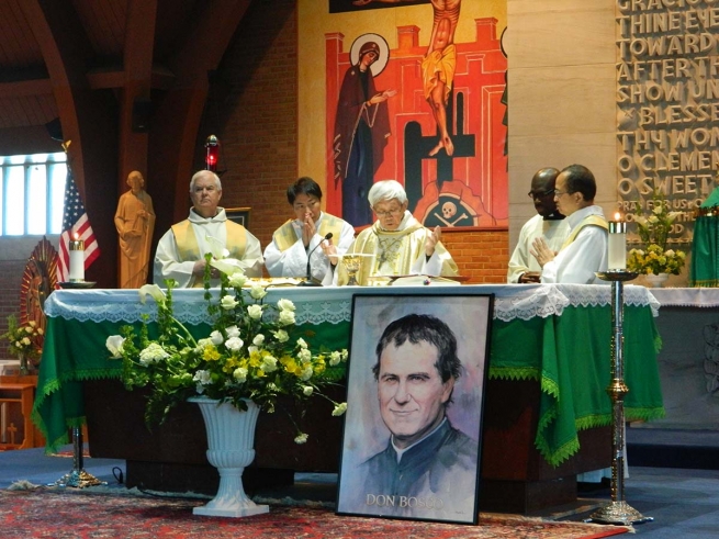 Etats Unis – Le cardinal Zen célèbre la fête de Don Bosco au « Don Bosco Cristo Rey »