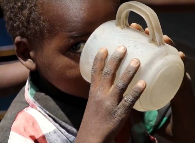 Kenya – Dare da bere agli assetati, dare da mangiare agli affamati