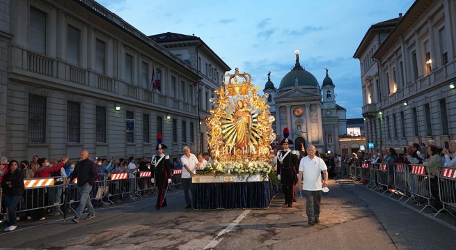 Italia – Todo un pueblo bajo el manto de la Madre: la Fiesta de María Auxiliadora en Turín