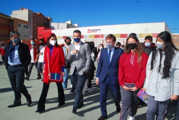 Hiszpania – Burmistrz Madrytu odwiedza salezjańskie dzieło “Estrecho” w święto Księdza Bosko