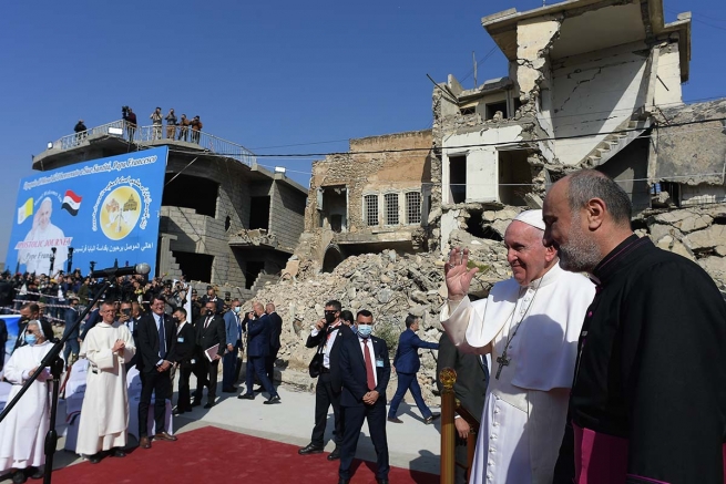 Irak – Le Pape François : « Dieu est miséricordieux et l’offense la plus blasphématoire est de profaner son nom en haïssant le frère »