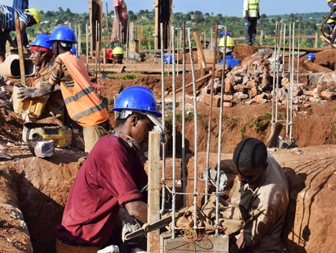 Ruanda - Construção de novas salas de aula na escola Dom Bosco Rango