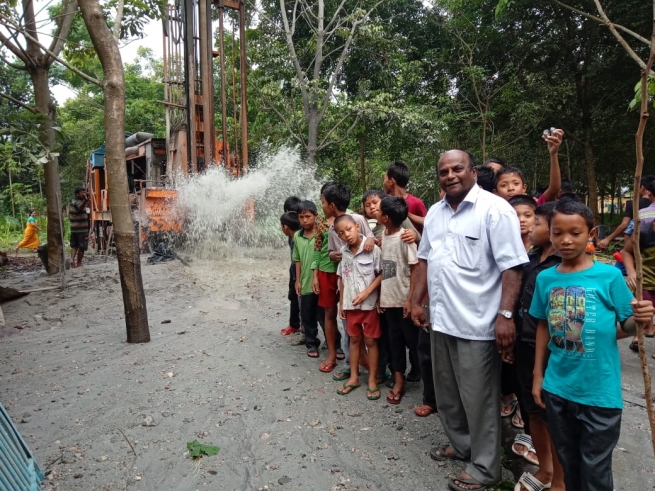 India – I bambini del “Don Bosco Damra” hanno finalmente l’acqua