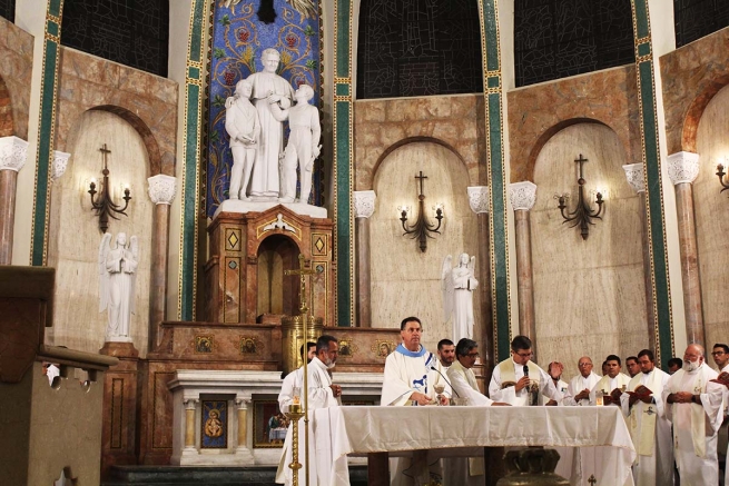 Panamá - O Reitor-Mor durante o Tríduo a Dom Bosco: "Não tenham medo do que Deus vos pede... A santidade dá uma profunda alegria"