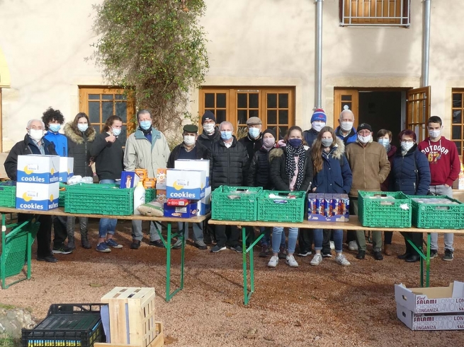 Francia - Más de una tonelada de artículos de primera necesidad recogidos por el Liceo Salesiano "Ressins"