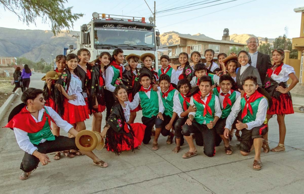 Bolivia – Don Andrzej Borowiec visita le comunità salesiane di Kami e Independencia