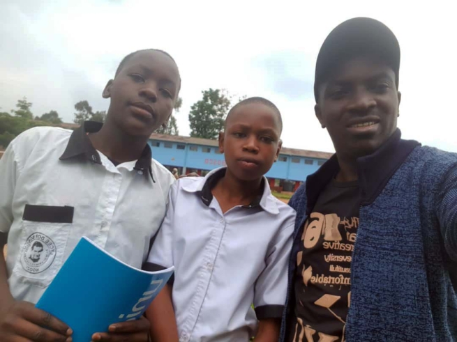 Burundi – Students facing hunger receive meals. Rise Against Hunger partners with Salesian Missions, which works to identify needs