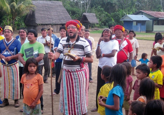Pérou – Le P. Diego Clavijo : « Il faut rejoindre l’essence de l’âme indigène et revitaliser la vie du peuple avec les valeurs de l’Evangile »