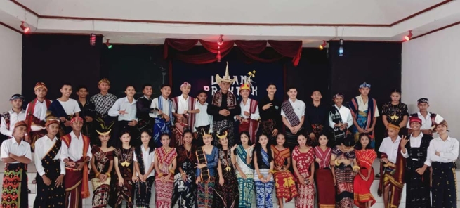 Indonesia – Gli alunni della Scuola Professionale Don Bosco di Sumba superano con successo gli esami pratici e di competenza