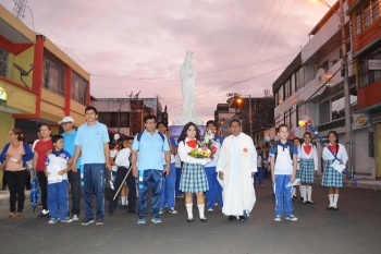 Ecuador - Caminando con María a la meta que es Jesús