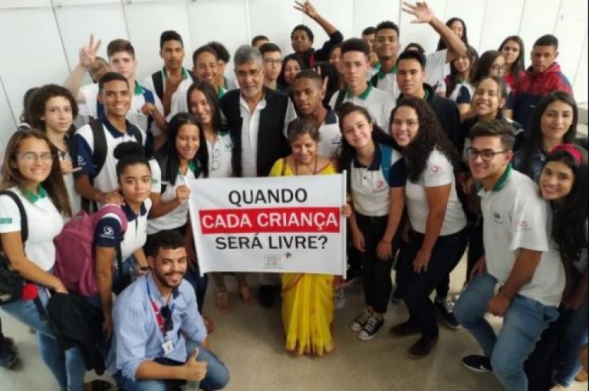 Brasil – Jovens aprendizes e o ganhador do Nobel da Paz Kailash Satyarthi