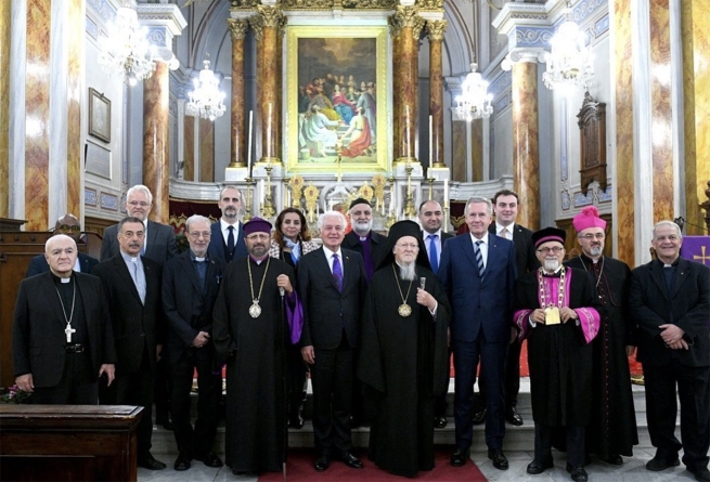 Turchia – L’ex Presidente tedesco Wulff, con i rappresentanti delle minoranze religiose di Istanbul, a raduno presso la sede dei Salesiani