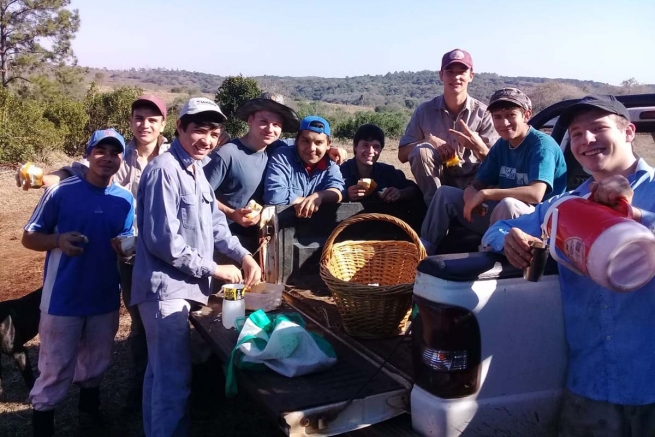 Argentina - "Symptoms of disease we experience in soil, water, air": World Soil Day