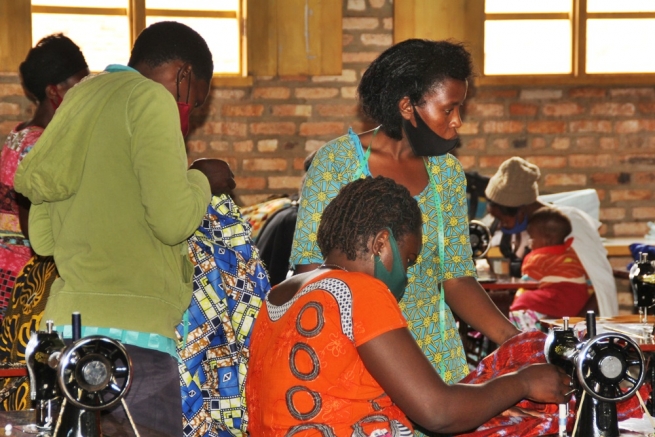 Rwanda – Huye: Rango Single Mothers need your help