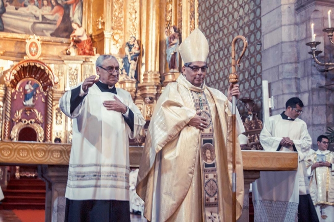 Ecuador - Mons. Alfredo Espinoza started walking as archbishop of Quito