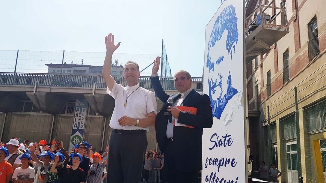 Italia – Giovani e Salesiani: Don Á.F. Artime incoraggia tutti a guardare al futuro con fiducia e speranza