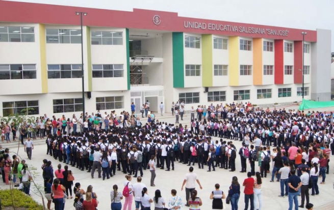 Ecuador - The earthquake destroyed many lives. Today a new start with new school buildings