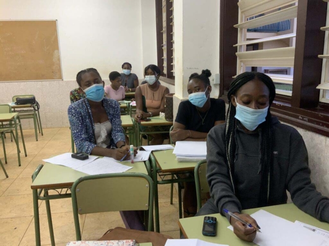 Equatorial Guinea - "Vocational training for young mothers of Malabo": a schooling and reintegration project for adolescent mothers