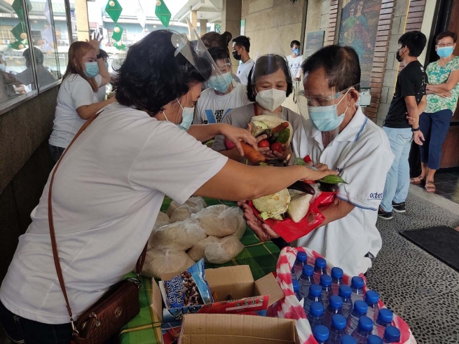 Philippines – Solidarity and communion in the neighbourhood: Salesian parish launches its “community pantry”