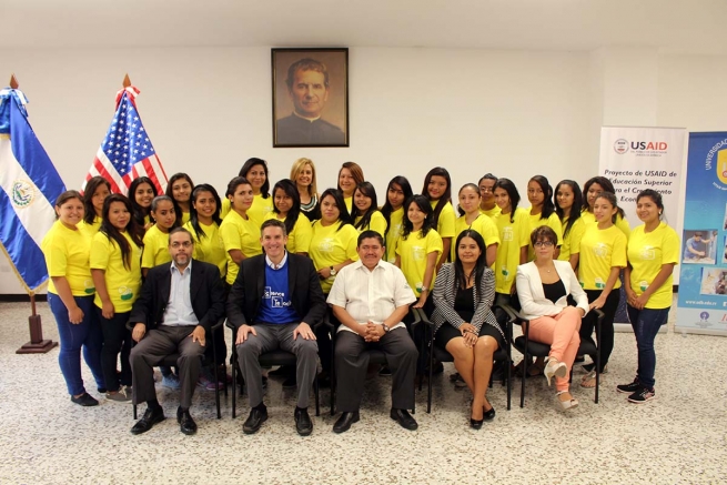 San Salvador – Inaugurado campo científico para alunas
