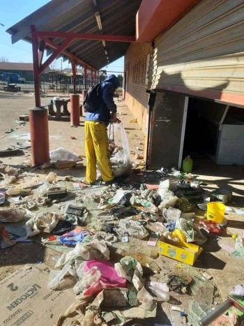 Afrique du Sud – Entre violences et pillages, l'exemple comme citoyenne honnête de la jeune Eurica