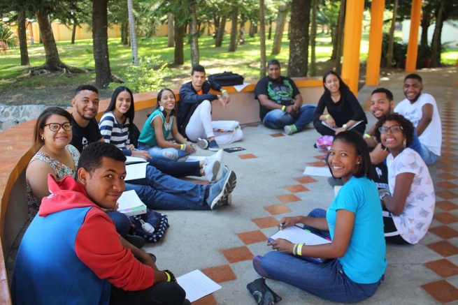Dominican Republic - PROFAJ: each year Salesians form +100 youths for leadership