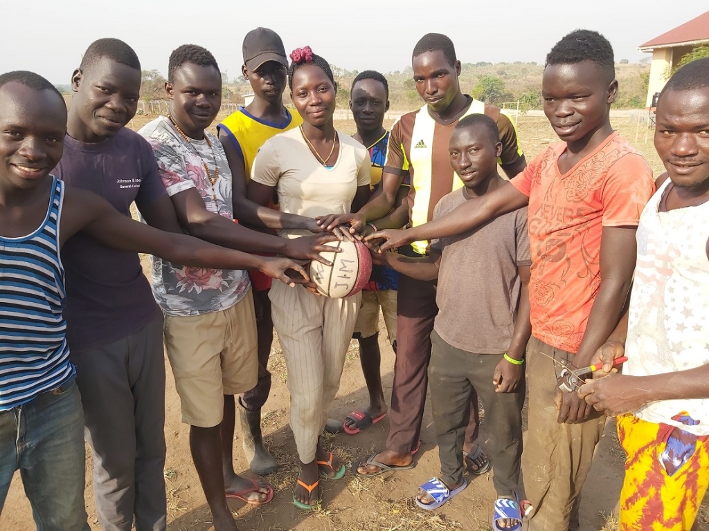 Uganda A basketball court in Palabek to bring young people closer to