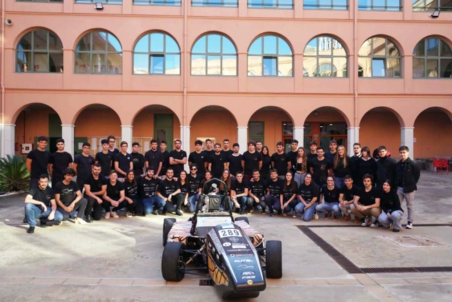 Spain – Salesian students design new race car for Formula Student (SAE)