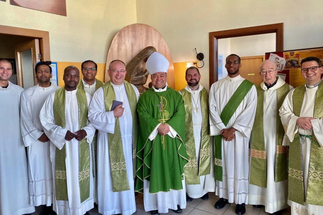 Italia – Visita dei vescovi ausiliari di Manaus alla comunità del Teologato “Gerini”