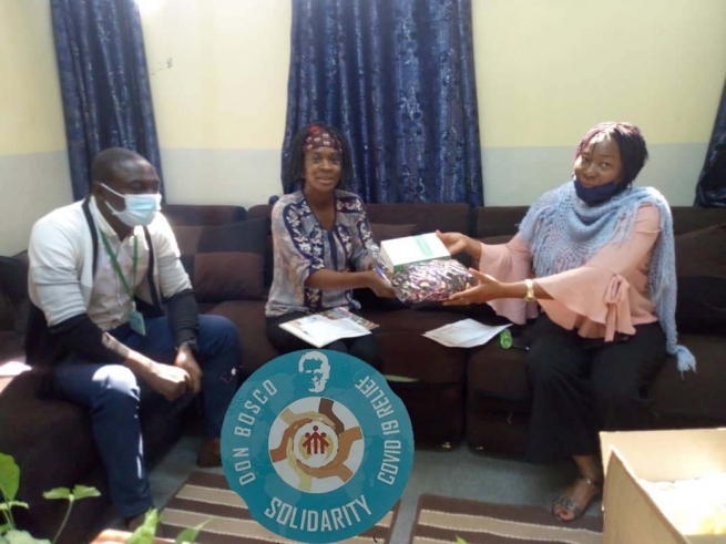 D.R. Congo - 50 masks and a thermometer for Radio Don Bosco