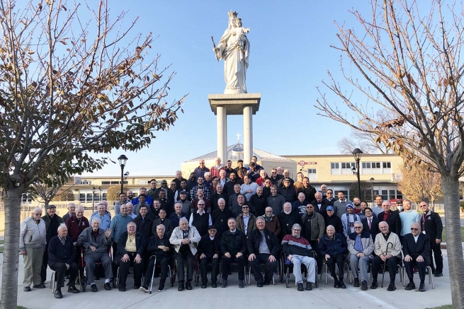 Estados Unidos – El Rector Mayor celebra el Día de Acción de Gracias con los salesianos de Ramsey