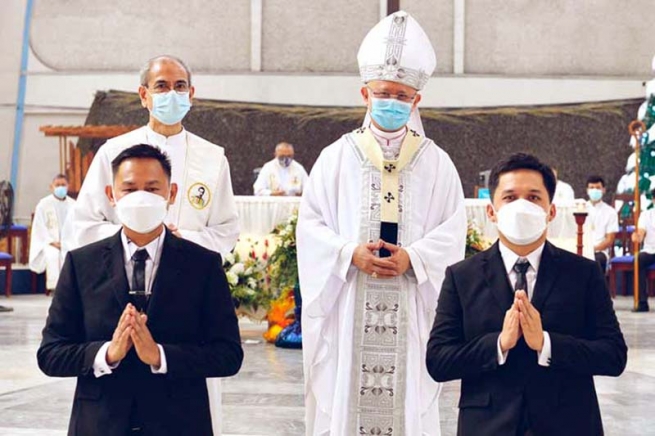 Filipinas - Profesión perpetua de dos salesianos coadjutores