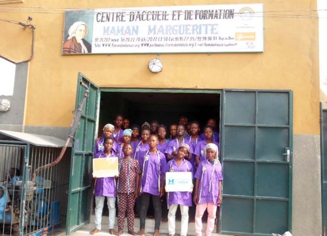Benim – Melhores oportunidades para meninos(as) de rua de Cotonou com o projeto “Muda a História”