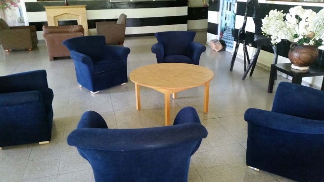 El Salvador - New furniture to improve life and learning of Don Bosco University students