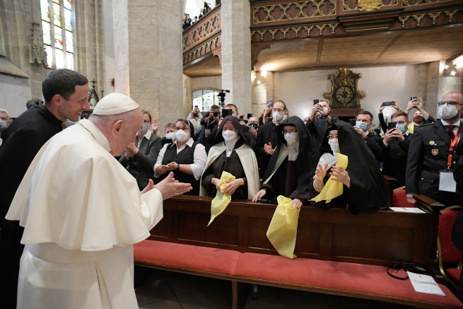 Estadísticas de la Iglesia católica en Hungría y Eslovaquia