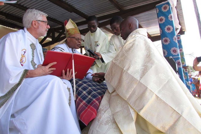 Moçambique - Ordenação Sacerdotal do Salesiano Manuel Jone Chimbale