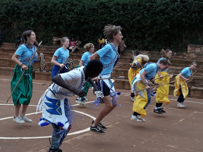 Rwanda – Niezapomniana wizyta uczniów „Don Boscocollege” z Zwijnaarde w „Don Bosco Muhazi”