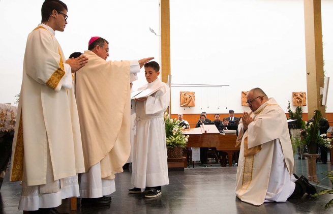 Stati Uniti – Ordinazione sacerdotale del salesiano Gustavo Ramirez