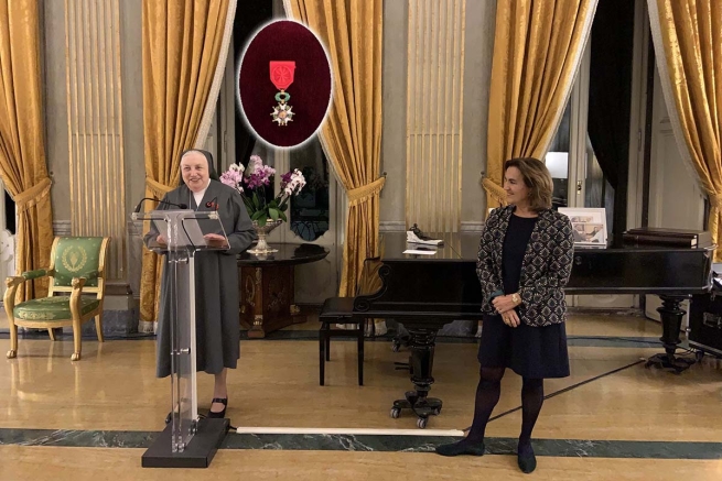 Itália – Madre Yvonne Reungoat recebe a honorificência de Oficial da Legião de Honra
