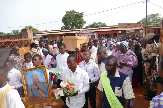 Burkina Faso – Pożegnanie ks. Fernando Hernándeza, zamordowanego salezjanina misjonarza