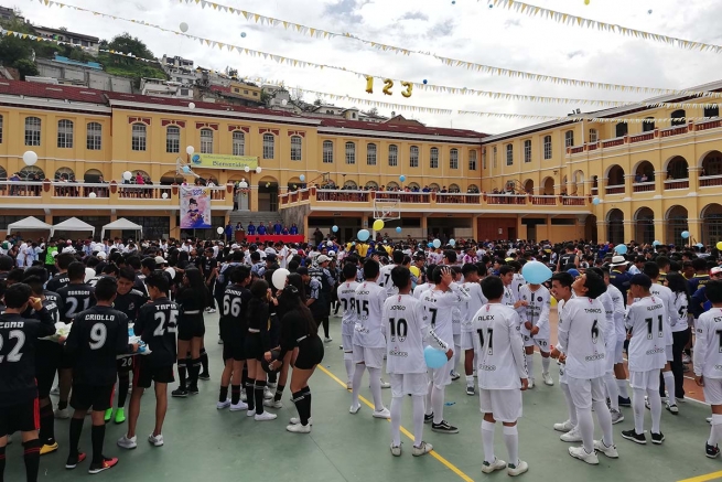 Ecuador – Migliaia di giovani celebrano Don Bosco attraverso lo sport