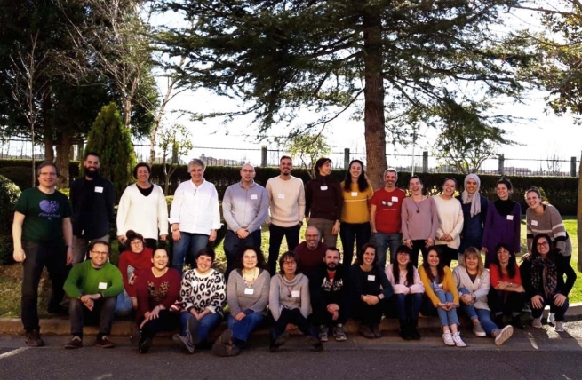 España – Educadores de proyectos de inclusión de la Fundación BoscoSocial trabajan en un modelo de intervención común