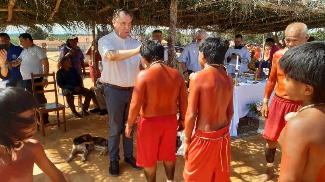 Brasile – Da São Marcos a Sangradouro: il Rettor Maggiore pienamente immerso nella realtà delle missioni salesiane tra gli indigeni
