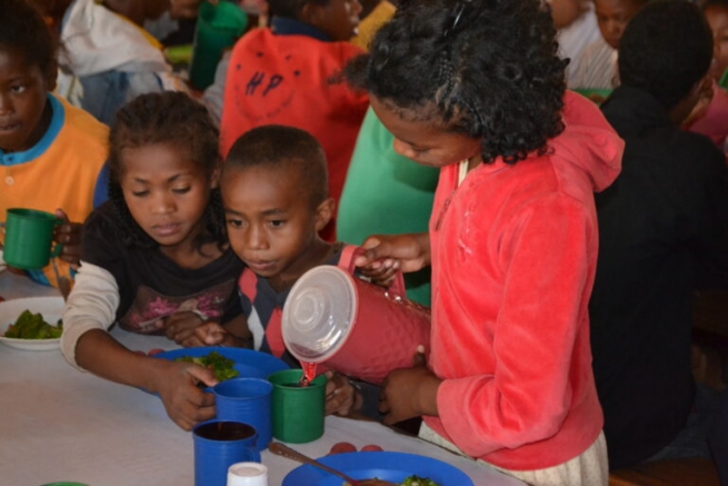 Madagascar – Food support for needy youth