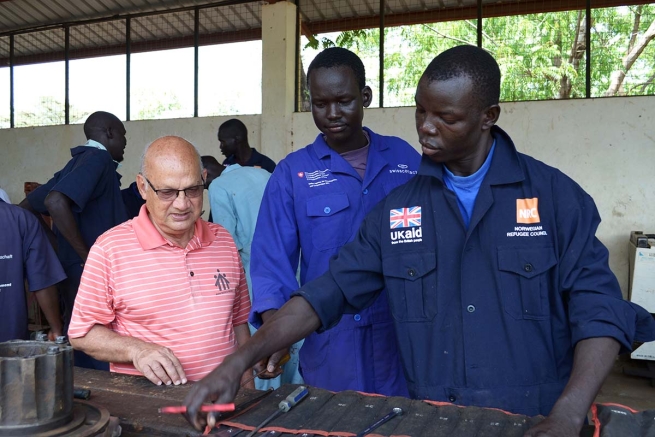 Eslovaquia – "Tehlička": una recaudación de fondos eslovaca que mejora la educación en Kakuma, Kenia