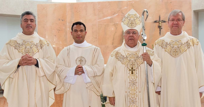 Portugal - Ordenação diácona do salesiano Celestino da Costa