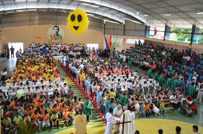 Bolívia - 1500 jovens no encontro "Proyecto Don Bosco"